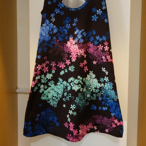 Lululemon Petal Pop tank top in black w teal, blue & pink floral print size 2-4 - Picture 2 of 12